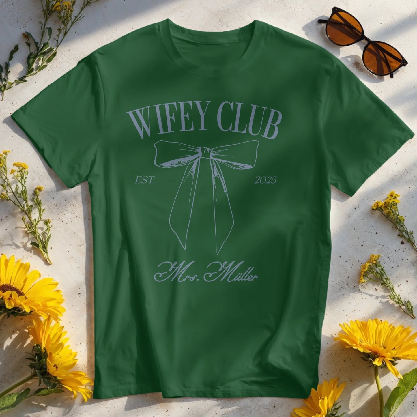 Personalisiertes T-Shirt - Wifey Club EST.