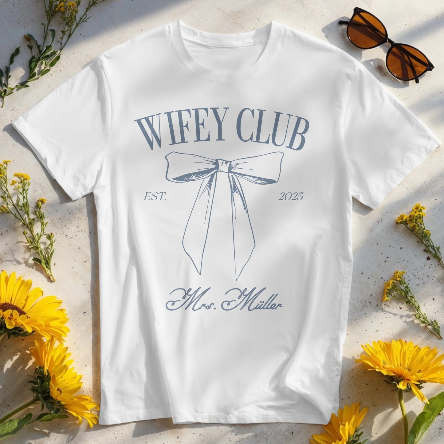 Personalisiertes T-Shirt - Wifey Club EST.
